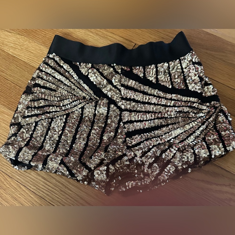 WINDSOR size SMALL Sequin Embellished Black and Gold Shorts